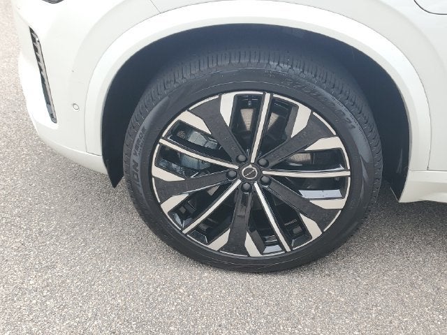 2025 Volvo XC90 Plug-In Hybrid T8 Plus 7-Seater