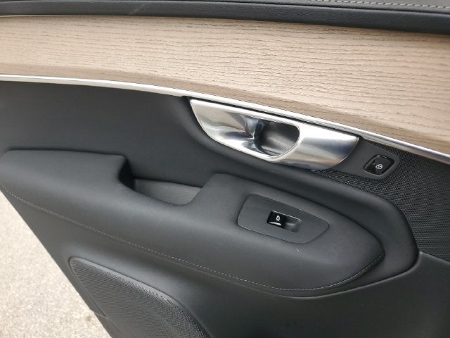 2025 Volvo XC90 Plug-In Hybrid T8 Plus 7-Seater